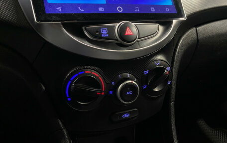 Hyundai Solaris II рестайлинг, 2012 год, 840 000 рублей, 13 фотография