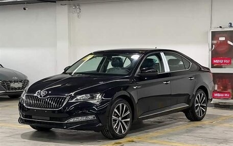 Skoda Superb III рестайлинг, 2025 год, 2 640 000 рублей, 1 фотография