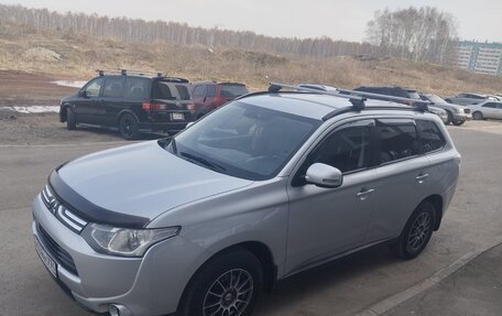 Mitsubishi Outlander III рестайлинг 3, 2013 год, 1 450 000 рублей, 1 фотография