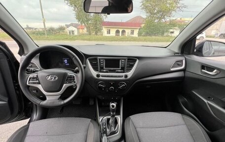 Hyundai Solaris II рестайлинг, 2018 год, 1 050 000 рублей, 5 фотография