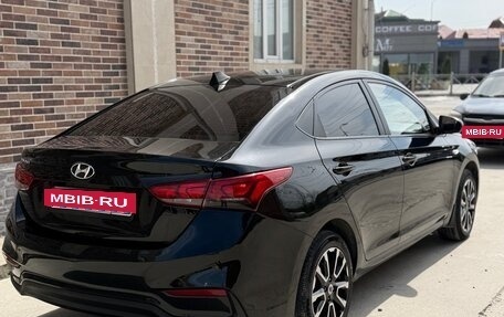 Hyundai Solaris II рестайлинг, 2018 год, 1 050 000 рублей, 4 фотография