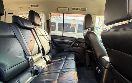 Mitsubishi Pajero IV, 2011 год, 1 800 000 рублей, 10 фотография