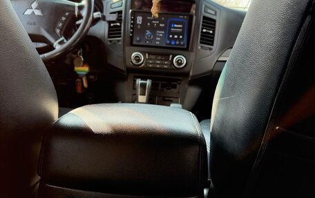 Mitsubishi Pajero IV, 2011 год, 1 800 000 рублей, 18 фотография