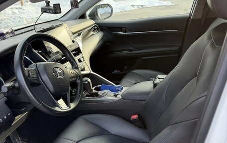 Toyota Camry, 2021 год, 3 300 000 рублей, 6 фотография