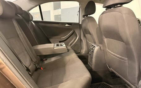 Volkswagen Jetta VI, 2011 год, 699 000 рублей, 16 фотография