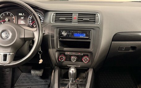 Volkswagen Jetta VI, 2011 год, 699 000 рублей, 12 фотография