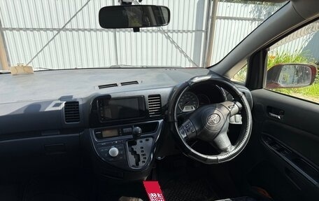 Toyota Wish II, 2003 год, 750 000 рублей, 2 фотография