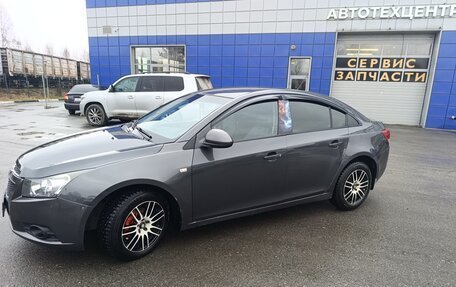 Chevrolet Cruze II, 2010 год, 660 000 рублей, 2 фотография