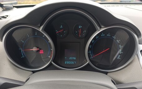 Chevrolet Cruze II, 2010 год, 660 000 рублей, 13 фотография