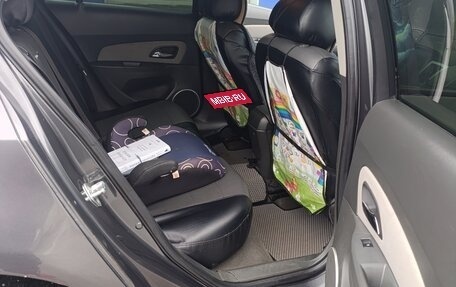 Chevrolet Cruze II, 2010 год, 660 000 рублей, 9 фотография