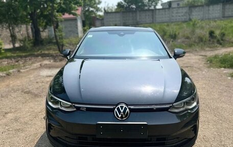 Volkswagen Golf VIII, 2022 год, 2 400 000 рублей, 2 фотография