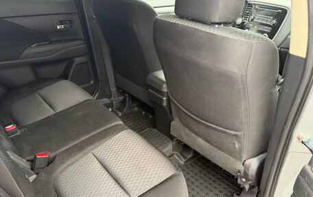 Mitsubishi Outlander III рестайлинг 3, 2015 год, 1 499 000 рублей, 12 фотография