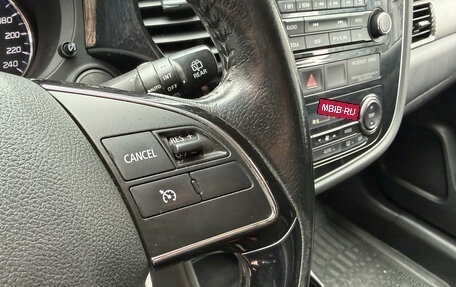 Mitsubishi Outlander III рестайлинг 3, 2015 год, 1 499 000 рублей, 14 фотография