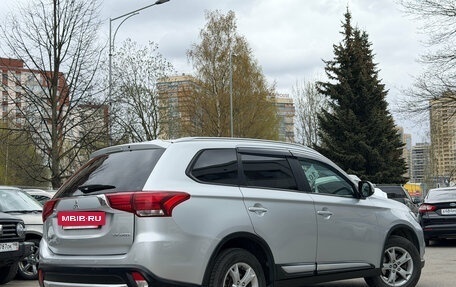 Mitsubishi Outlander III рестайлинг 3, 2015 год, 1 499 000 рублей, 4 фотография