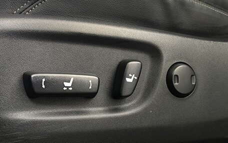 Toyota Land Cruiser Prado 150 рестайлинг 2, 2016 год, 3 900 000 рублей, 13 фотография