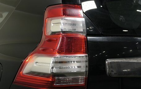 Toyota Land Cruiser Prado 150 рестайлинг 2, 2016 год, 3 900 000 рублей, 26 фотография