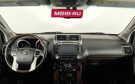 Toyota Land Cruiser Prado 150 рестайлинг 2, 2016 год, 3 900 000 рублей, 15 фотография