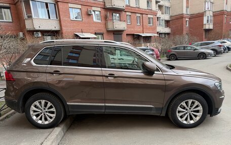 Volkswagen Tiguan II, 2018 год, 1 780 000 рублей, 3 фотография