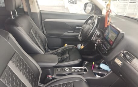 Mitsubishi Outlander III рестайлинг 3, 2013 год, 1 450 000 рублей, 10 фотография