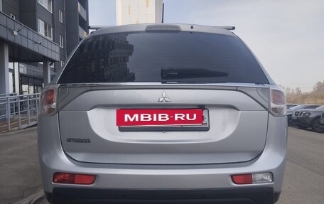 Mitsubishi Outlander III рестайлинг 3, 2013 год, 1 450 000 рублей, 6 фотография