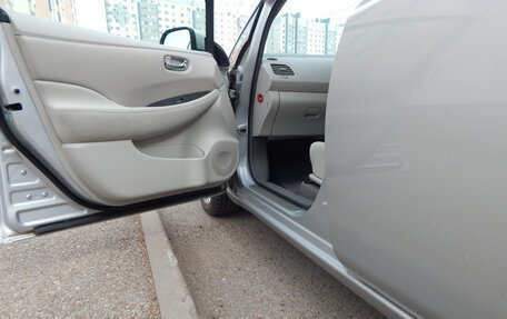 Nissan Leaf I, 2010 год, 740 000 рублей, 15 фотография