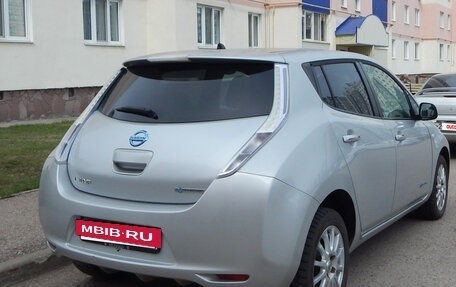 Nissan Leaf I, 2010 год, 740 000 рублей, 6 фотография