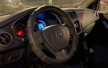 Renault Logan II, 2018 год, 380 000 рублей, 5 фотография