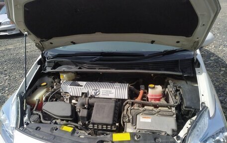 Toyota Prius, 2011 год, 950 000 рублей, 7 фотография