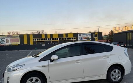 Toyota Prius, 2011 год, 950 000 рублей, 3 фотография