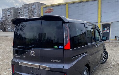 Honda Stepwgn IV, 2015 год, 1 730 000 рублей, 3 фотография