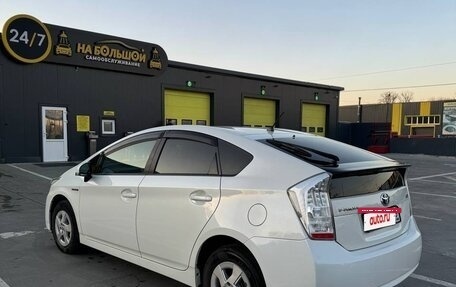 Toyota Prius, 2011 год, 950 000 рублей, 4 фотография