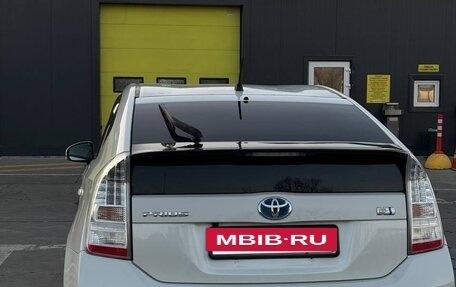Toyota Prius, 2011 год, 950 000 рублей, 5 фотография