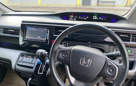 Honda Stepwgn IV, 2015 год, 1 730 000 рублей, 13 фотография