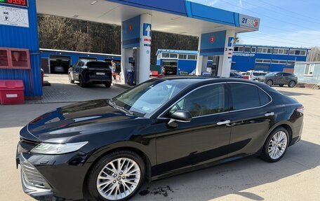 Toyota Camry, 2020 год, 3 300 000 рублей, 3 фотография