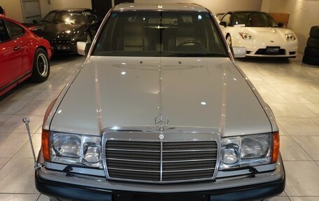 Mercedes-Benz W124, 1992 год, 10 800 000 рублей, 4 фотография