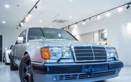 Mercedes-Benz W124, 1992 год, 10 800 000 рублей, 3 фотография