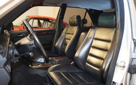 Mercedes-Benz W124, 1992 год, 10 800 000 рублей, 34 фотография