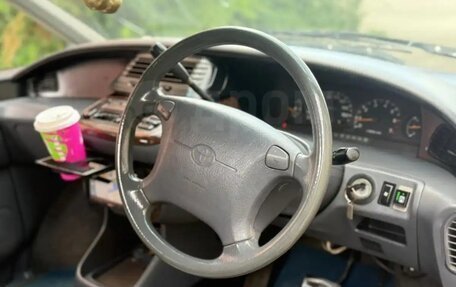 Toyota Estima III рестайлинг -2, 1995 год, 380 000 рублей, 15 фотография