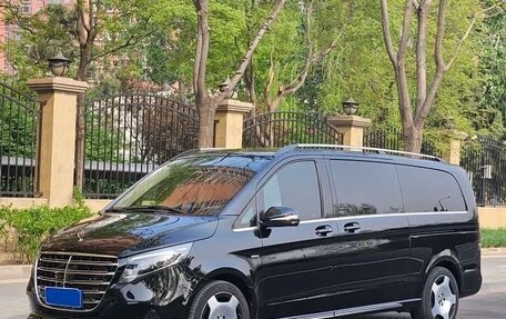 Mercedes-Benz V-Класс, 2024 год, 8 700 000 рублей, 1 фотография