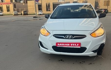 Hyundai Solaris II рестайлинг, 2012 год, 700 000 рублей, 1 фотография