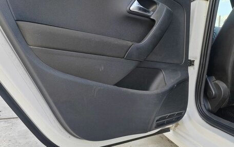 Volkswagen Polo VI (EU Market), 2011 год, 555 000 рублей, 18 фотография