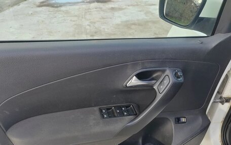 Volkswagen Polo VI (EU Market), 2011 год, 555 000 рублей, 17 фотография