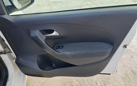 Volkswagen Polo VI (EU Market), 2011 год, 555 000 рублей, 31 фотография