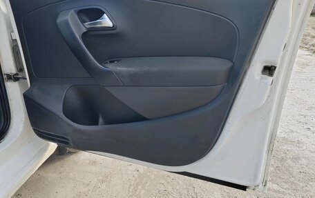 Volkswagen Polo VI (EU Market), 2011 год, 555 000 рублей, 28 фотография