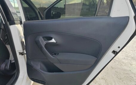 Volkswagen Polo VI (EU Market), 2011 год, 555 000 рублей, 29 фотография