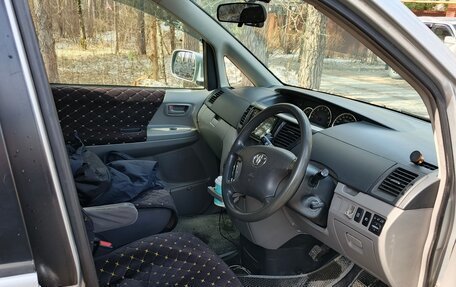 Toyota Voxy II, 2002 год, 760 000 рублей, 8 фотография