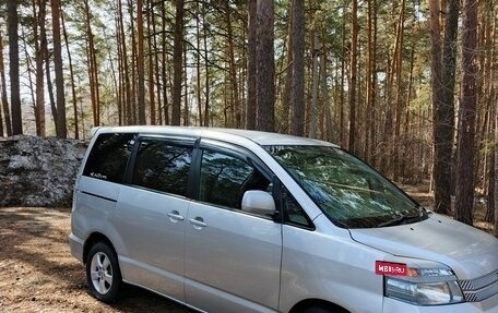 Toyota Voxy II, 2002 год, 760 000 рублей, 11 фотография