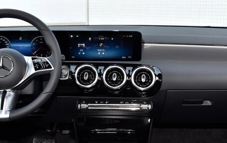 Mercedes-Benz A-Класс, 2025 год, 2 890 000 рублей, 14 фотография