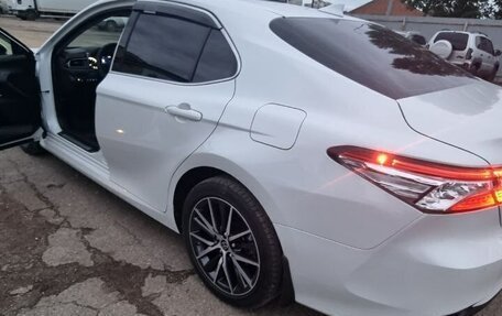 Toyota Camry, 2021 год, 3 640 000 рублей, 2 фотография