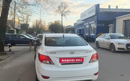 Hyundai Solaris II рестайлинг, 2012 год, 700 000 рублей, 4 фотография